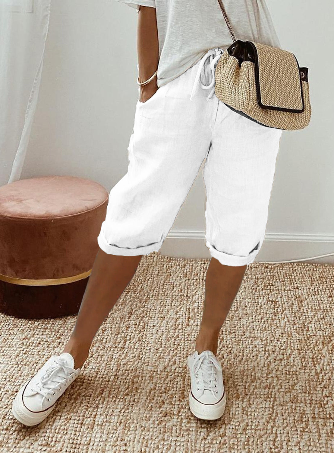 Pantalon femme en coton et lin avec poches et taille élastique – pantacourt longueur mi-mollet.
