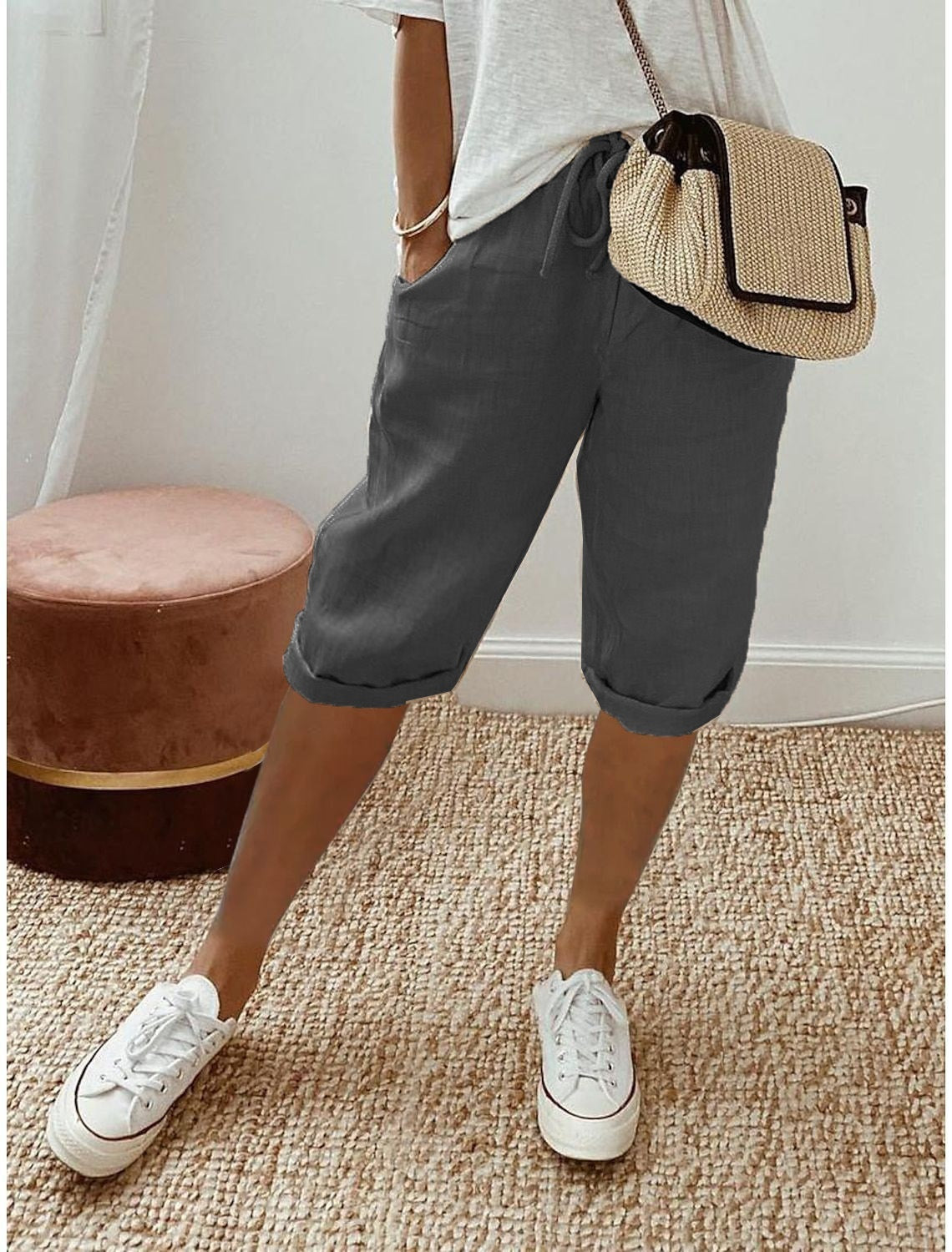 Pantalon femme en coton et lin avec poches et taille élastique – pantacourt longueur mi-mollet.