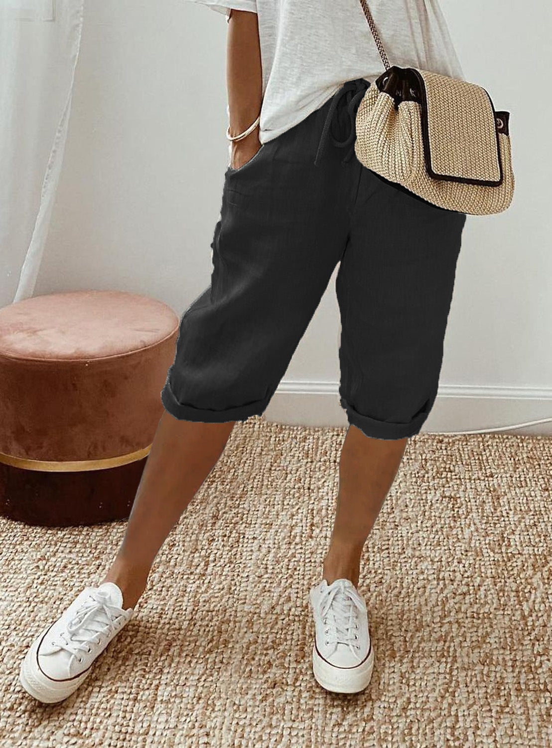 Pantalon femme en coton et lin avec poches et taille élastique – pantacourt longueur mi-mollet.