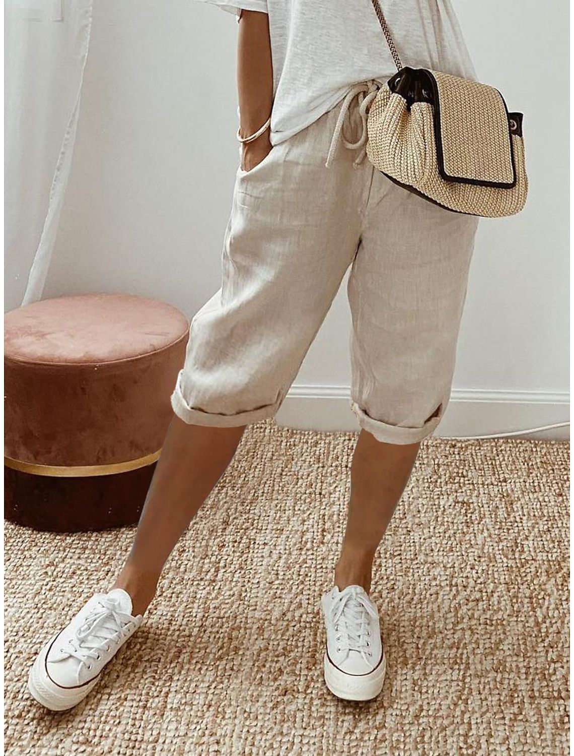Pantalon femme en coton et lin avec poches et taille élastique – pantacourt longueur mi-mollet.
